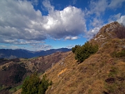 Da Valpiana di Serina breve, ma appagante salita al MONTE CASTELLO (1474 m.) il giorno di Pasqua, 8 aprile 2012 - FOTOGALLERY